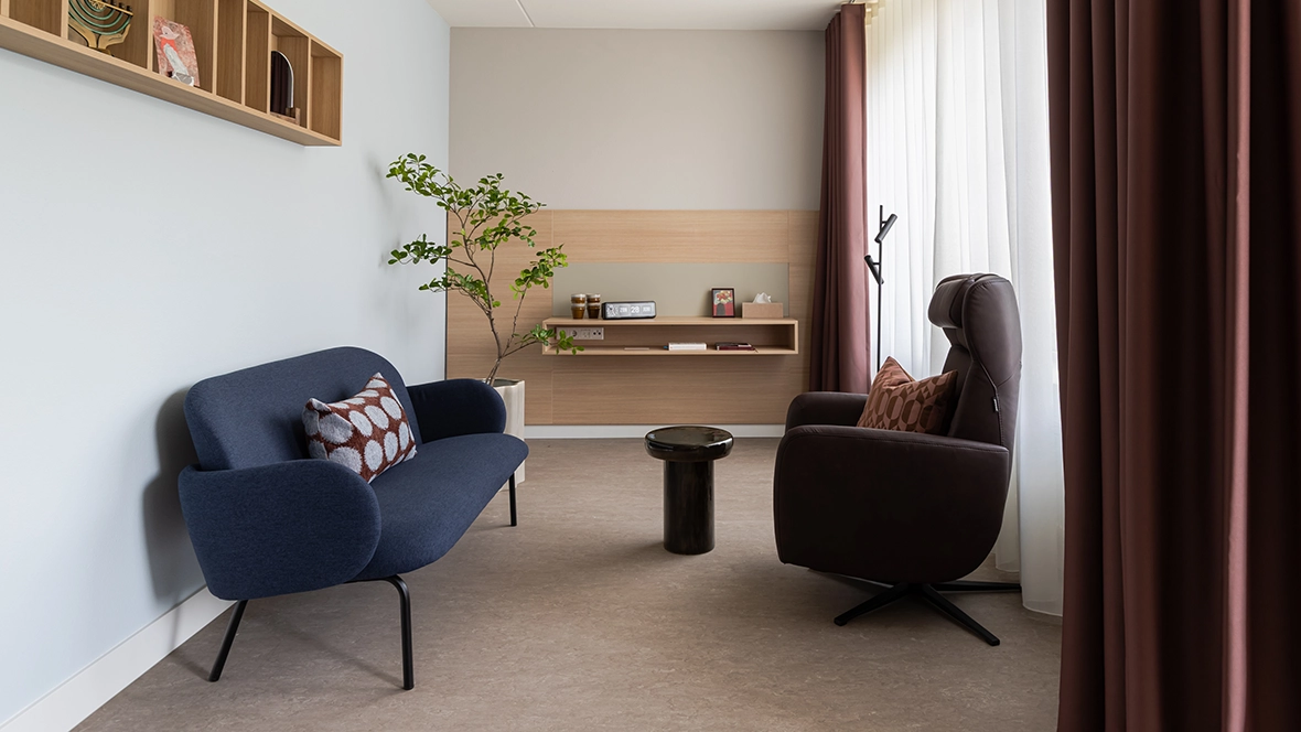 Joods Hospice Immanuel - zitruimte met Marmoleum vloer